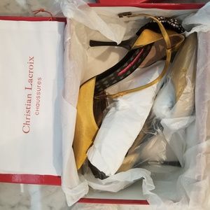 Christian Lacroix 002 Gold/Gold closed toe heel